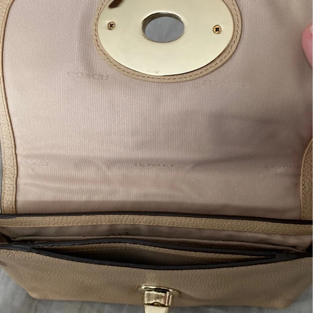 Coach - Picture 5 of 12